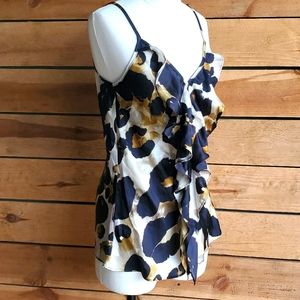 Similar Listings Sold For More 🤏 CAbi strap top
